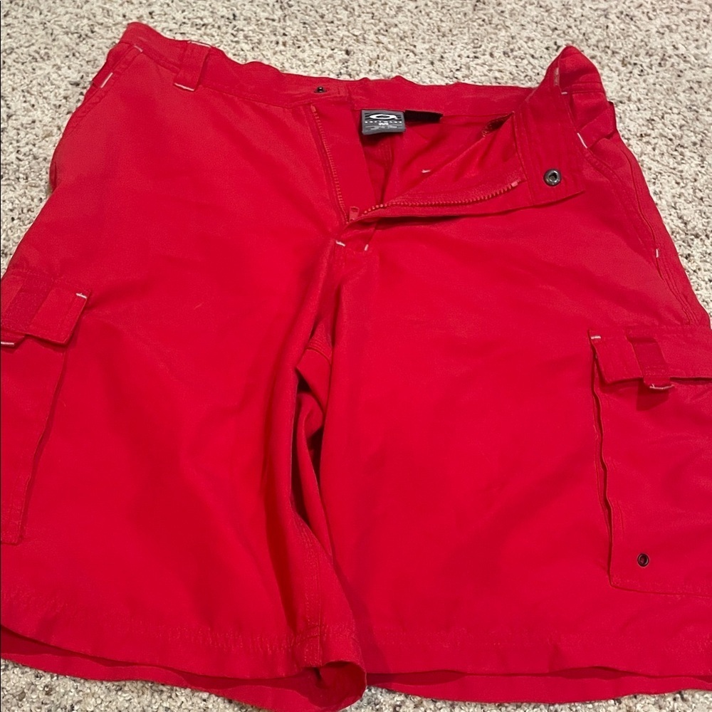 Oakley Men's Vibrant Red Cargo Shorts - Picture 3 of 5